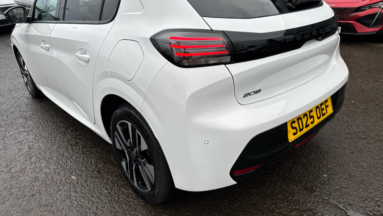 Peugeot 208 1.2 PureTech 100 Allure 5dr Petrol Hatchback